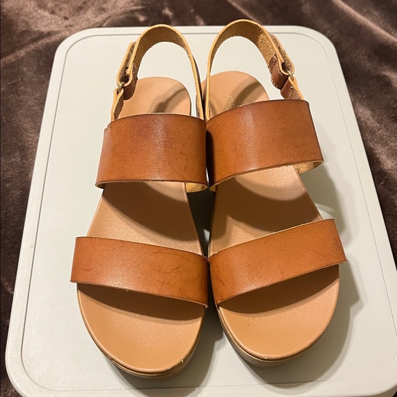 Madden Girl Ashley Platform Sandals - Picture 1 of 5